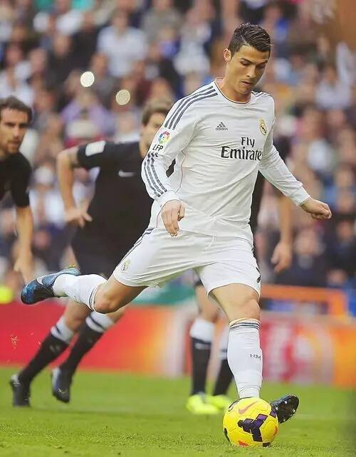 有争议，鲁本-内维斯、马赫雷斯等对C罗的绝杀点球予以嘲讽